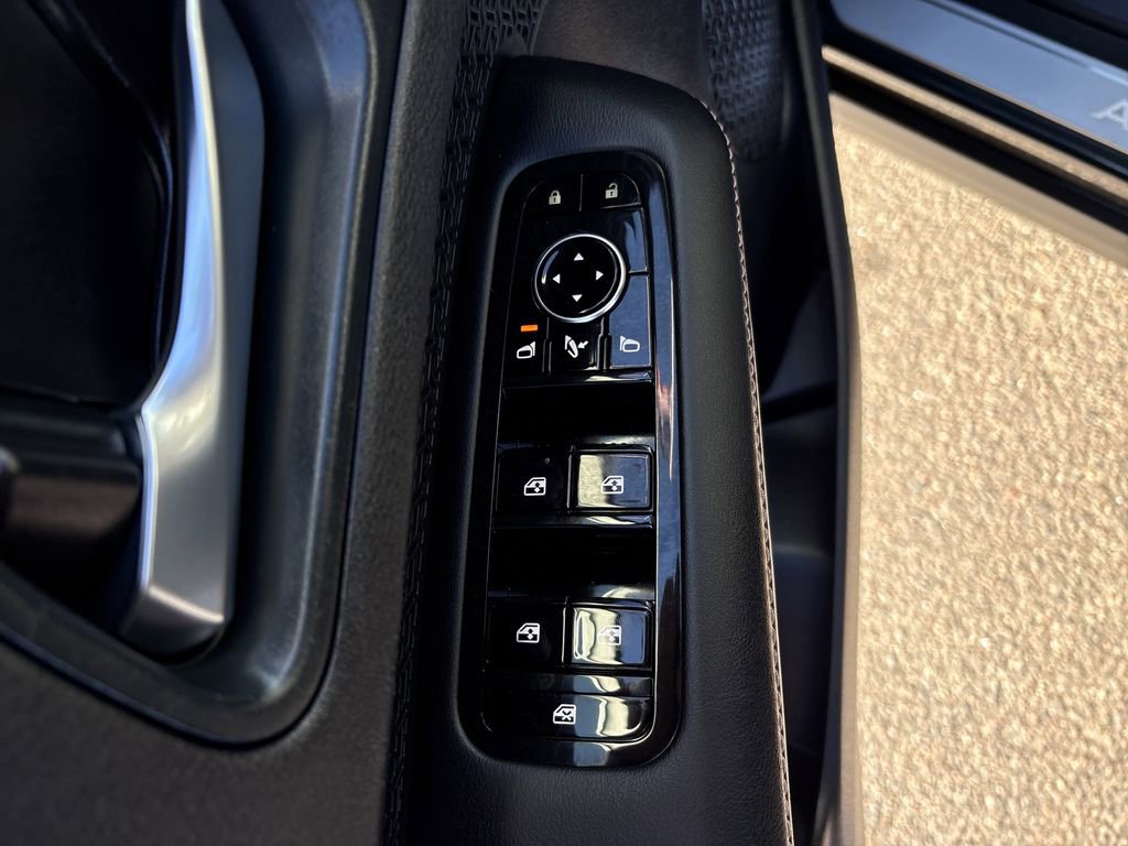 Used 2024 Nissan Ariya FWD image 11