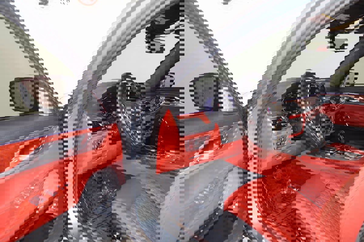 Used 2022 BMW ALPINA B7 xDrive w/ Luxury Rear Seating Package image 97