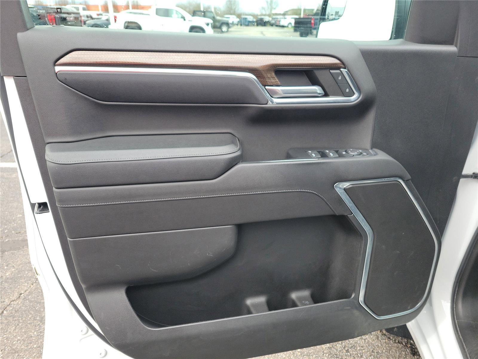 Used 2023 Chevrolet Silverado 1500 LT AWD/4WD image 19