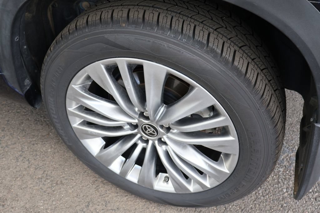 Used 2024 Toyota Highlander Platinum AWD/4WD image 71