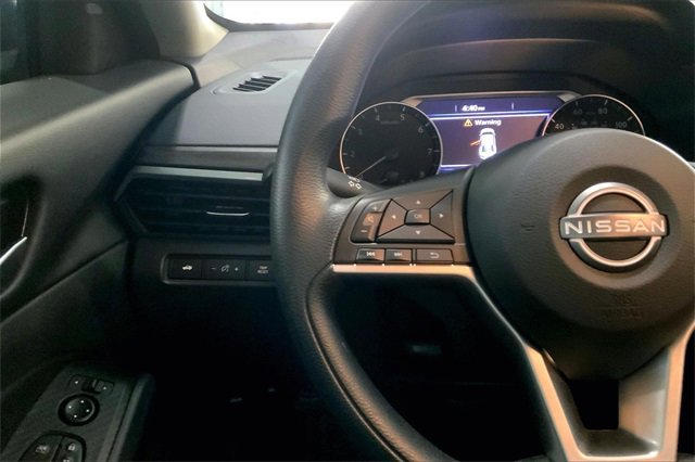 Used 2025 Nissan Altima 2.5 SV image 17