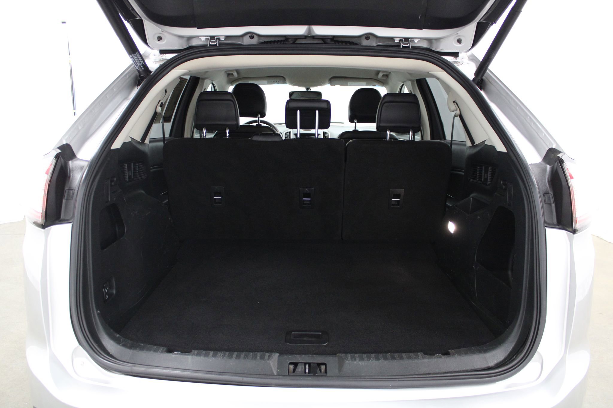 Used 2018 Ford Edge SEL w/ Equipment Group 201A image 19