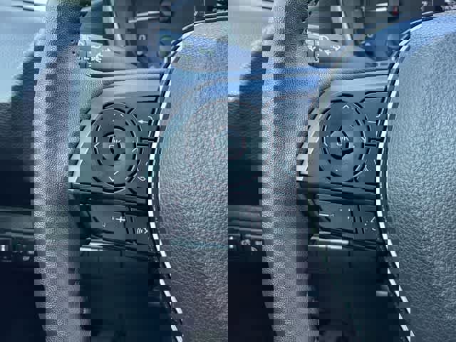 Used 2025 Toyota Corolla SE image 24