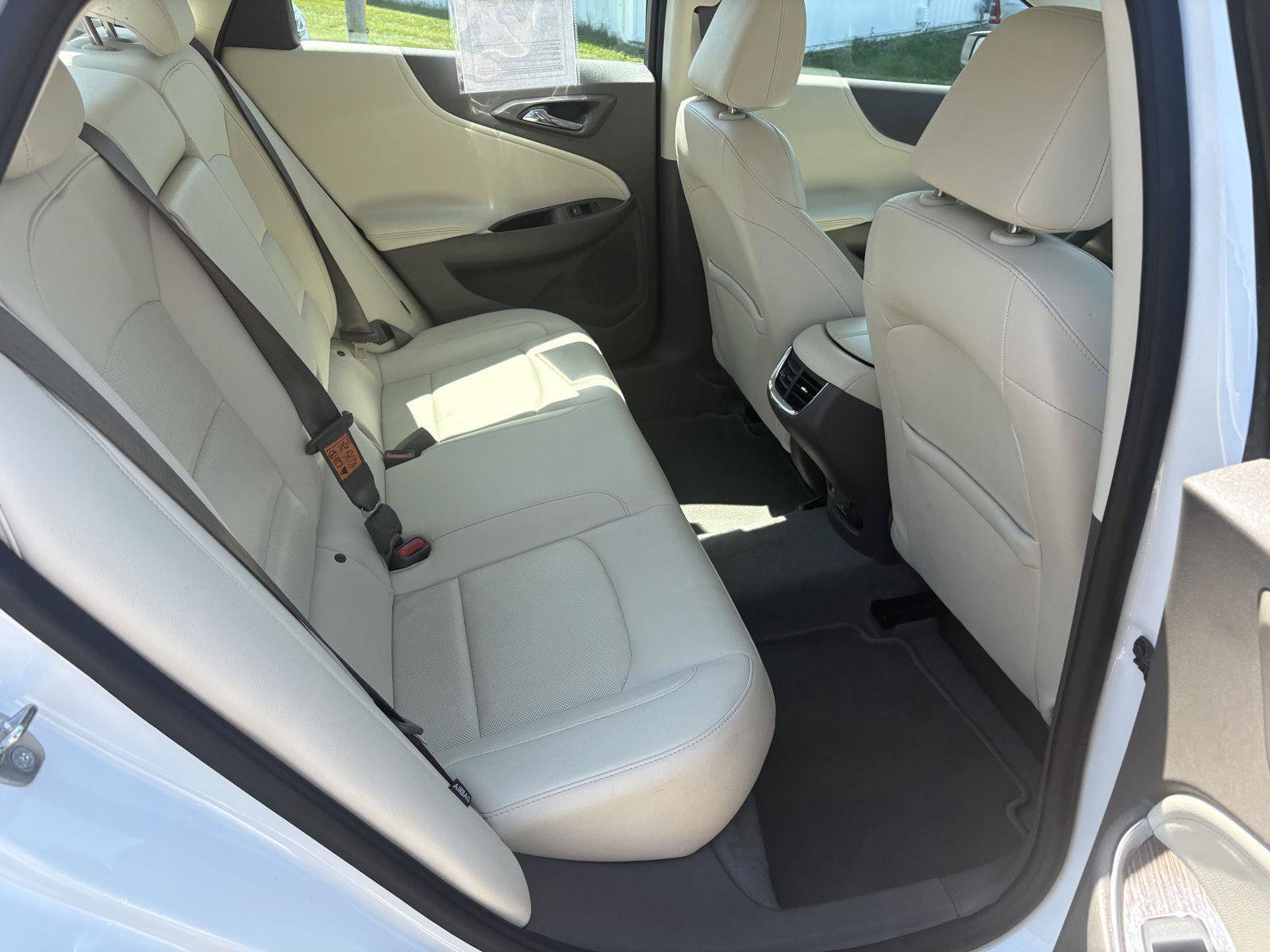 Used 2024 Chevrolet Malibu LT FWD image 17