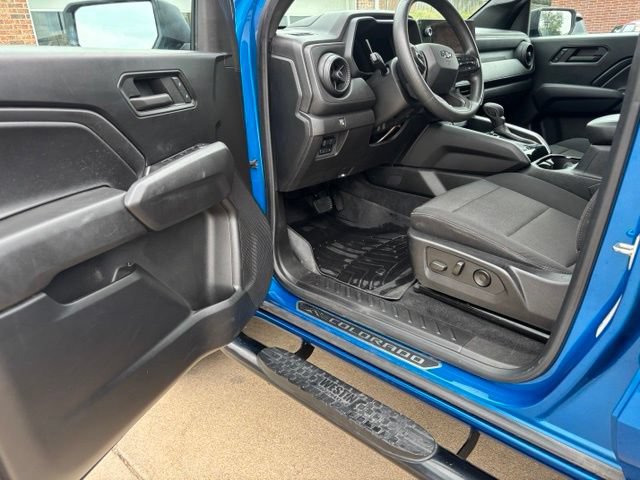 Used 2023 Chevrolet Colorado Trail Boss w/ LPO, Dark Essentials Package AWD/4WD image 14