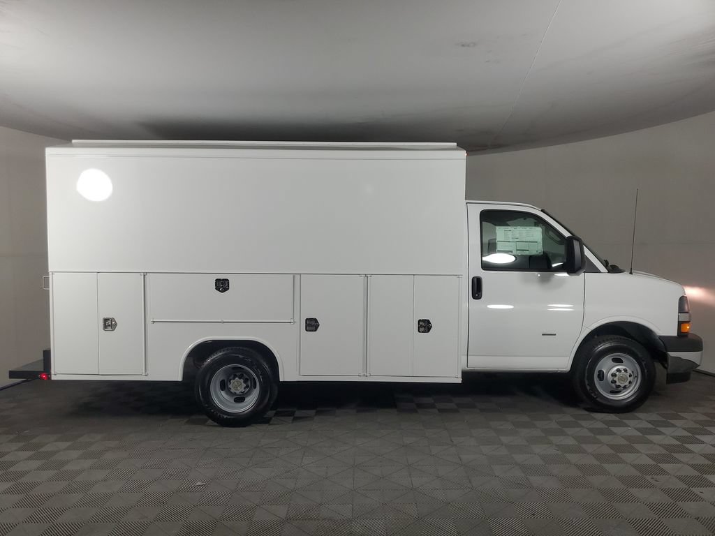 New 2026 Chevrolet Express 3500 w/ Power Convenience Package