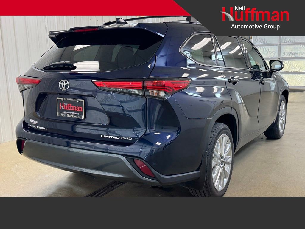 Used 2022 Toyota Highlander Limited AWD/4WD image 5