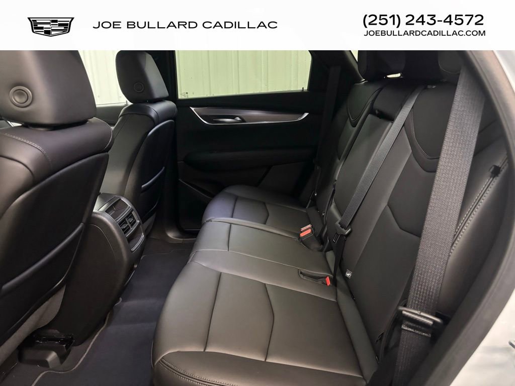 New 2025 Cadillac XT5 Luxury image 17