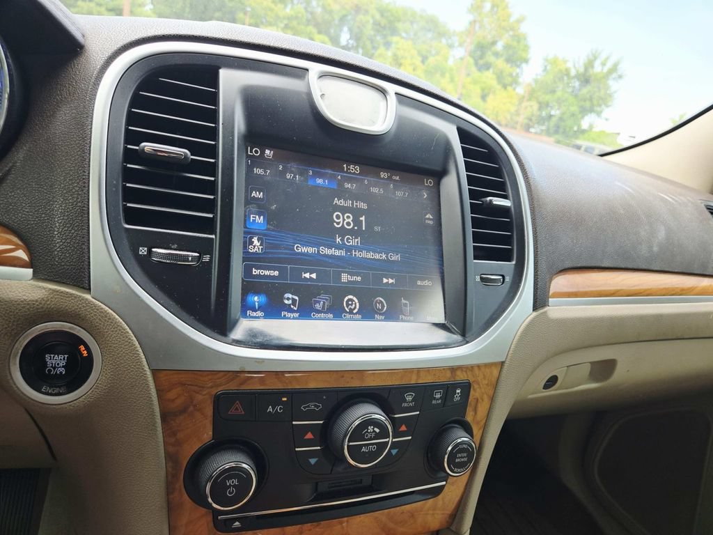 Used 2013 Chrysler 300 C RWD image 15