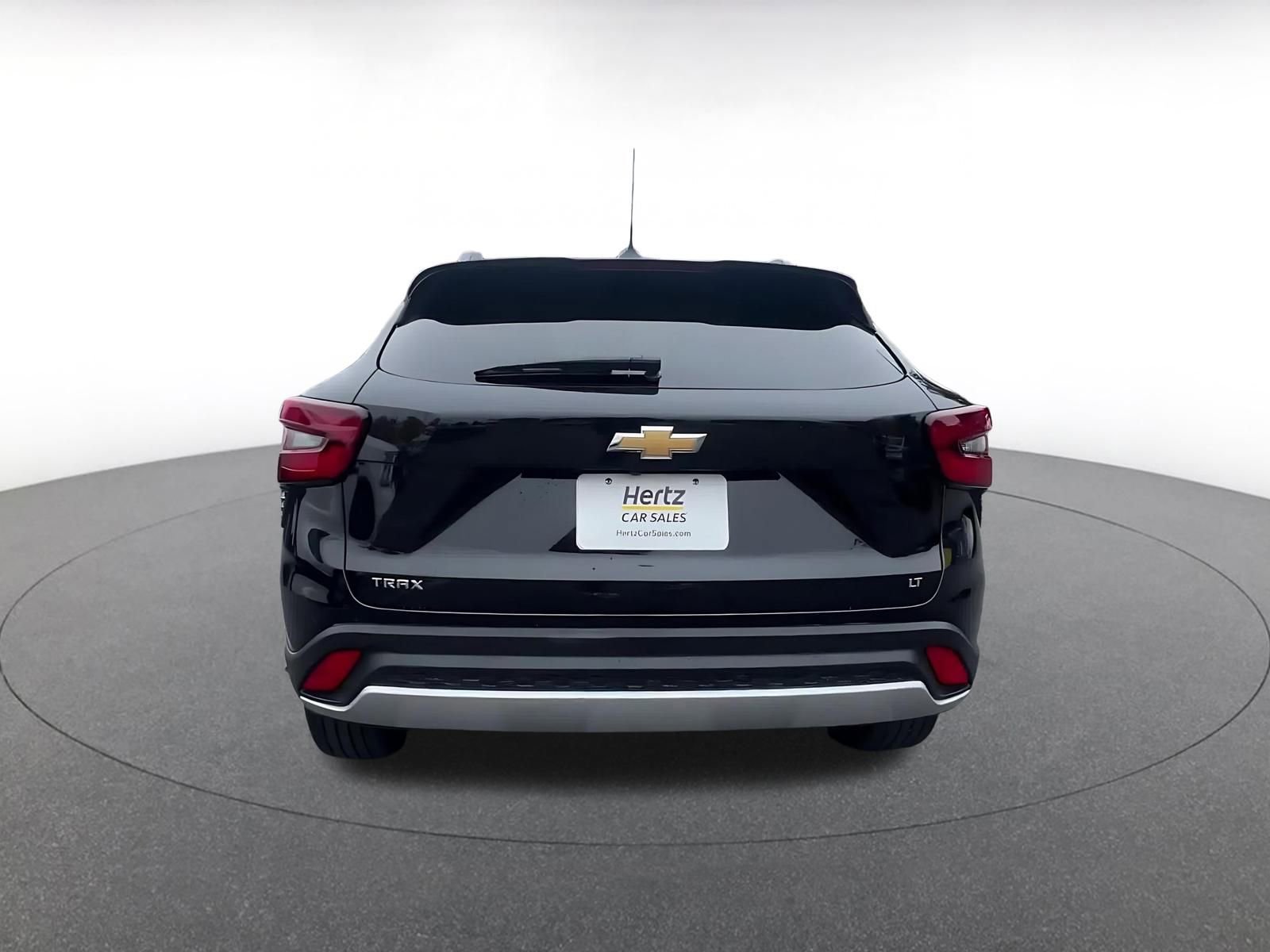 Used 2025 Chevrolet Trax LT w/ LT Convenience Package image 12