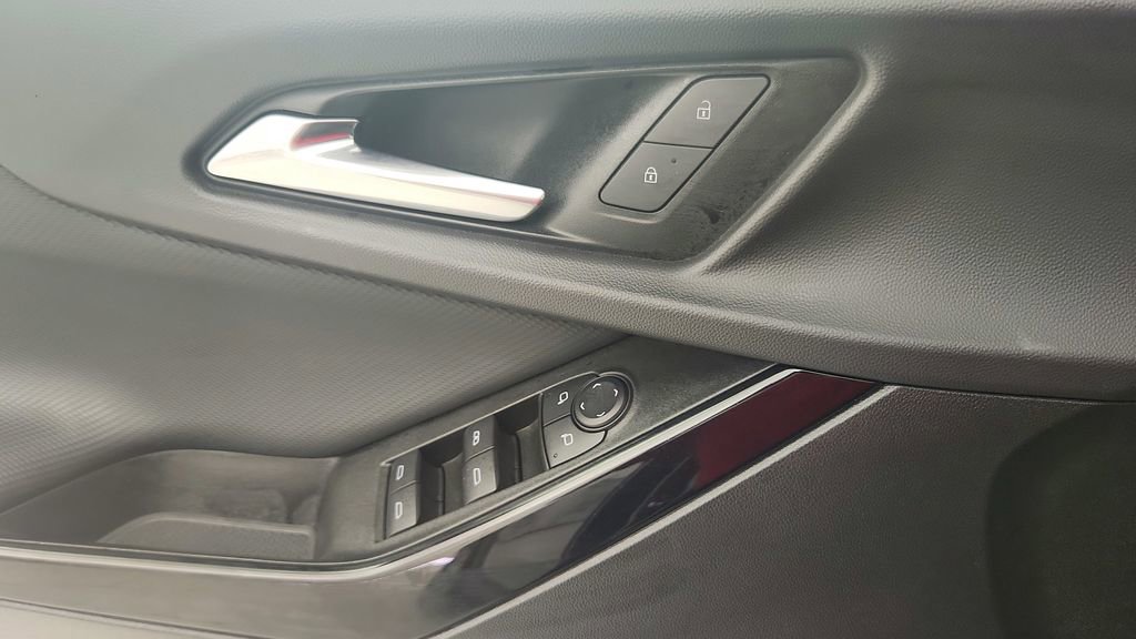 Certified 2025 Chevrolet Equinox LT FWD image 24