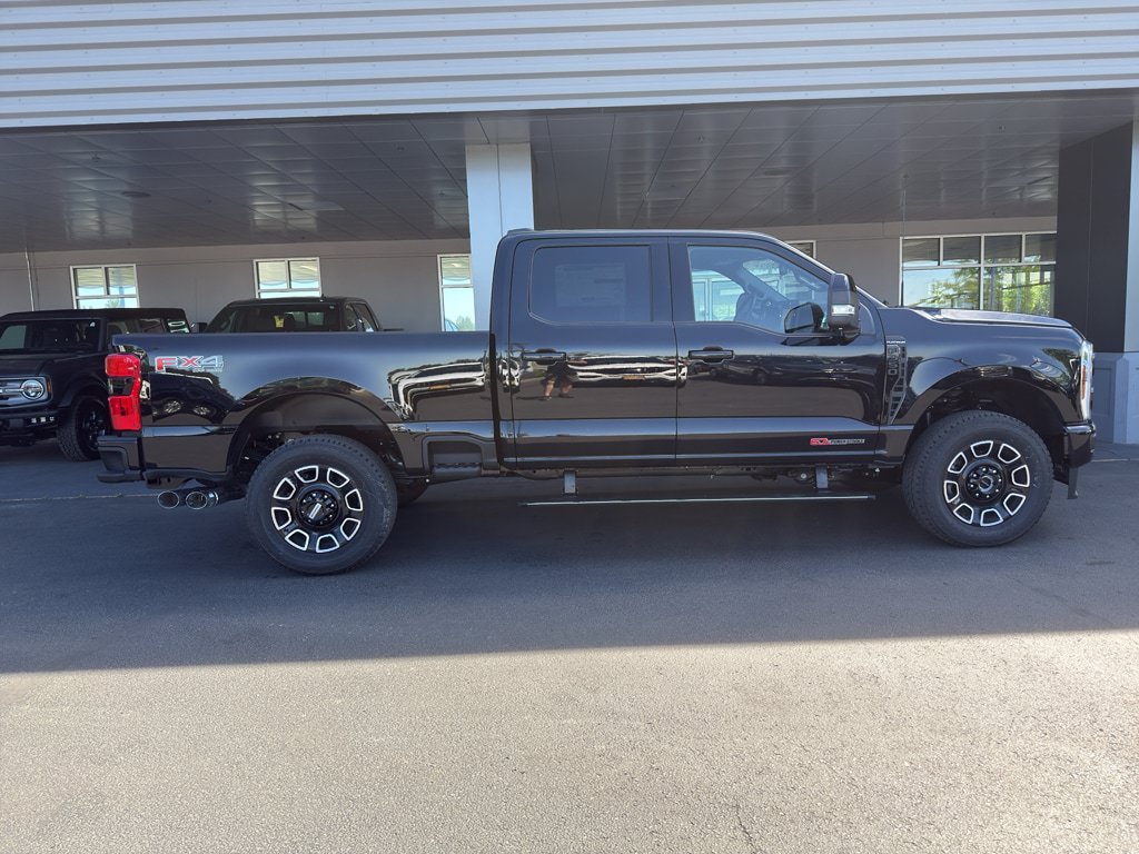 New 2026 Ford F350 Platinum w/ FX4 Off-Road Package AWD/4WD image 3