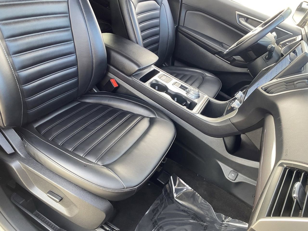 Used 2024 Ford Edge SEL image 8