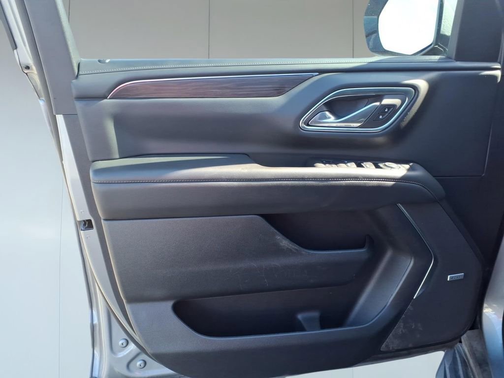 Used 2024 Chevrolet Suburban LT AWD/4WD image 11