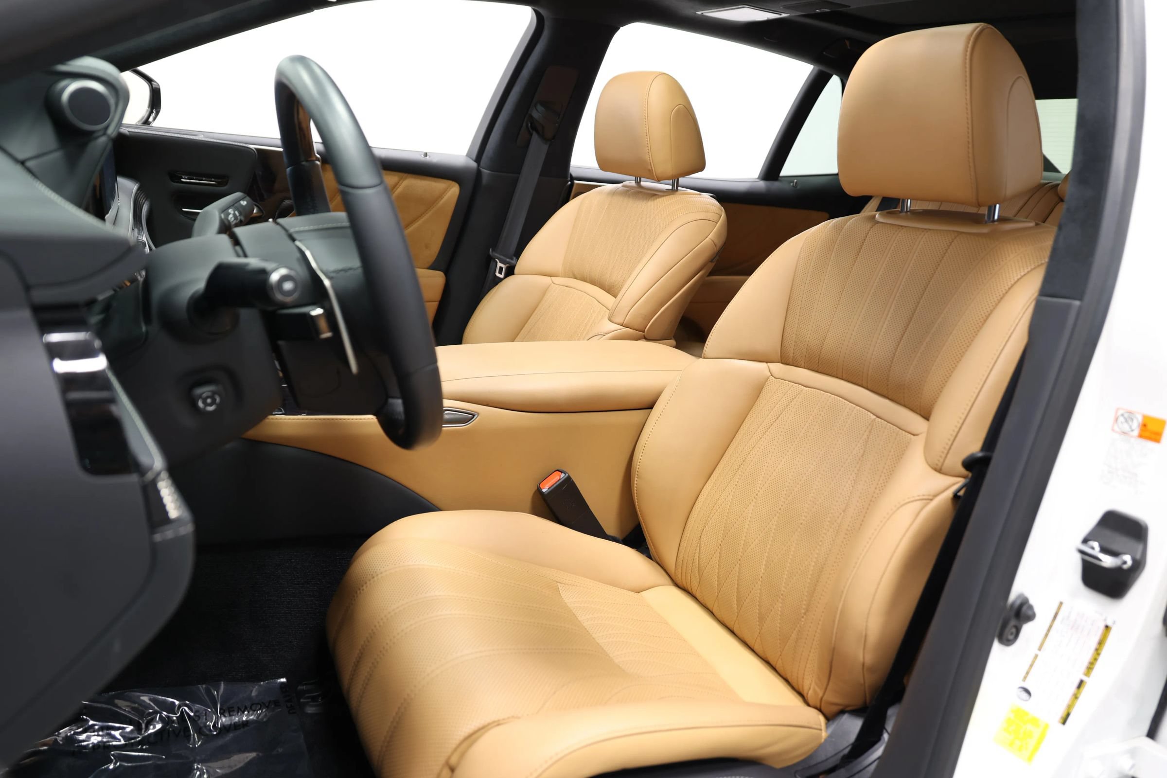 Used 2024 Lexus LS 500 w/ Interior Upgrade Package RWD image 15