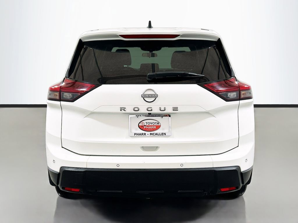 Used 2024 Nissan Rogue S image 5