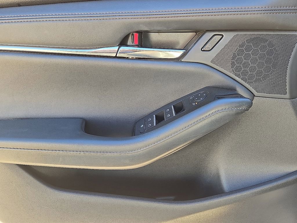 Used 2024 MAZDA MAZDA3 s image 21