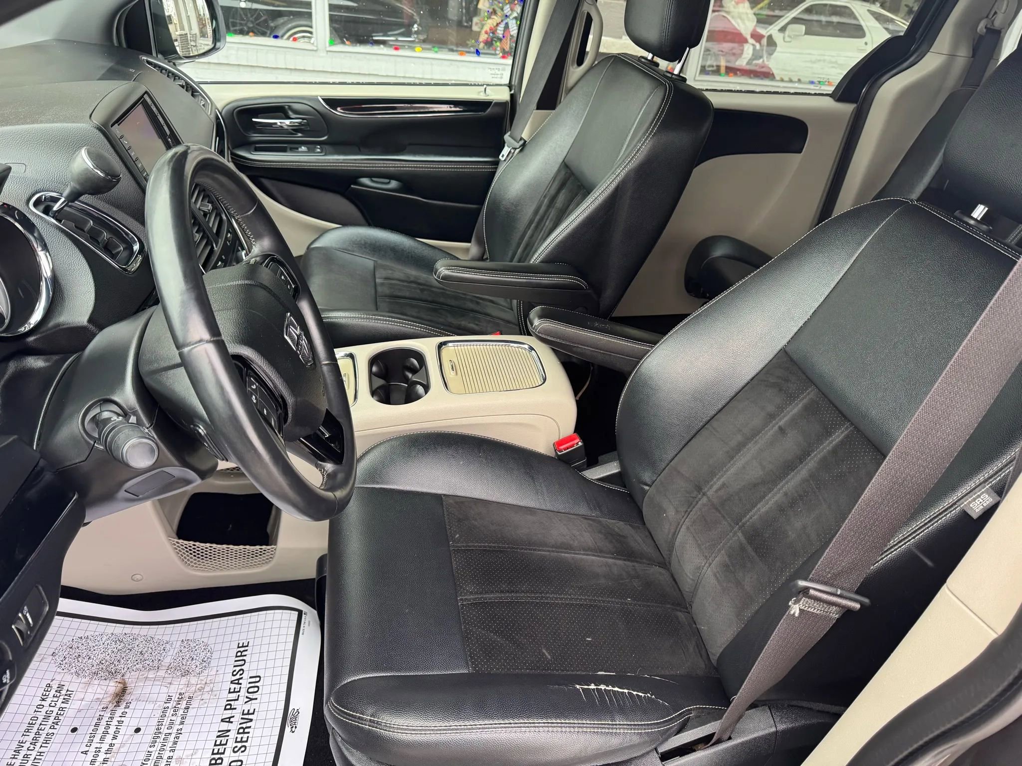 Used 2017 Dodge Grand Caravan SXT image 10