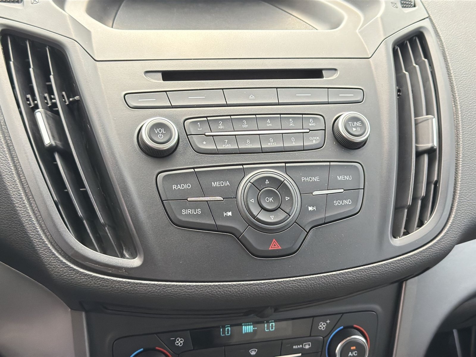 Used 2017 Ford Escape SE FWD image 18