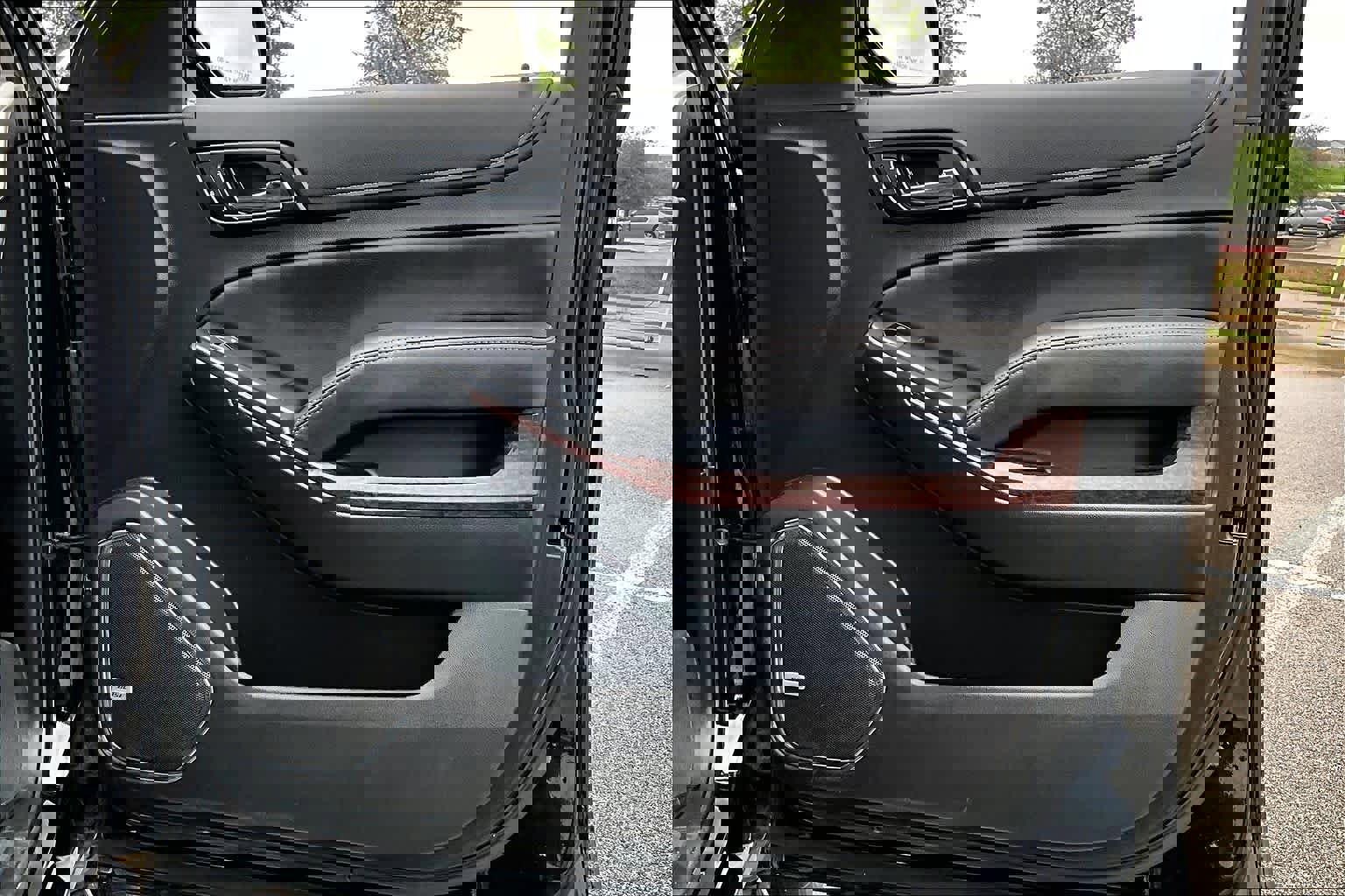 Used 2019 GMC Yukon SLT image 23