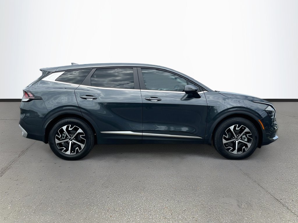 Used 2025 Kia Sportage EX FWD image 8