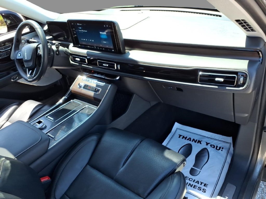 Certified 2025 Lincoln Aviator Reserve w/ Equipment Group 201A AWD/4WD image 13