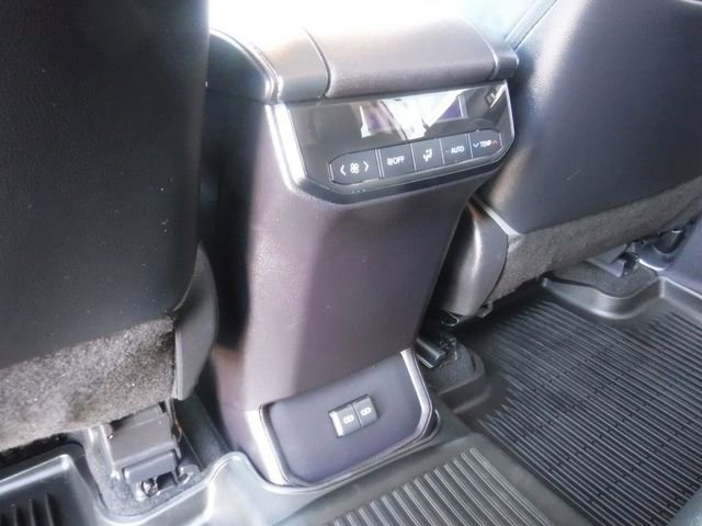 Used 2023 Toyota Highlander XLE image 42