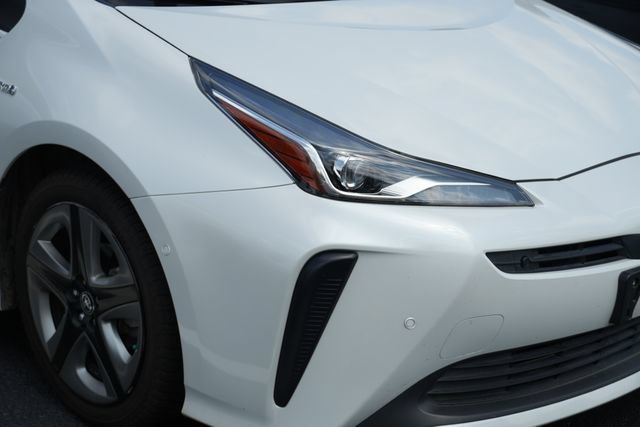 Used 2021 Toyota Prius Limited FWD image 3