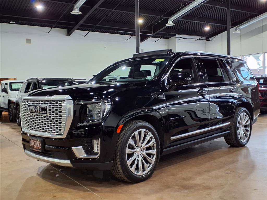 Used 2023 GMC Yukon Denali w/ Advanced Technology Package image 3