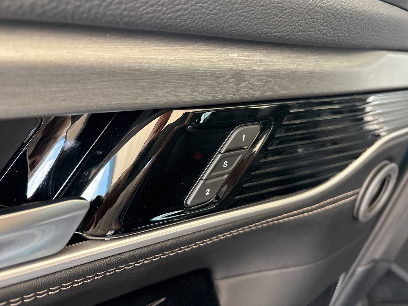 New 2026 Jeep Grand Wagoneer Limited AWD/4WD image 14