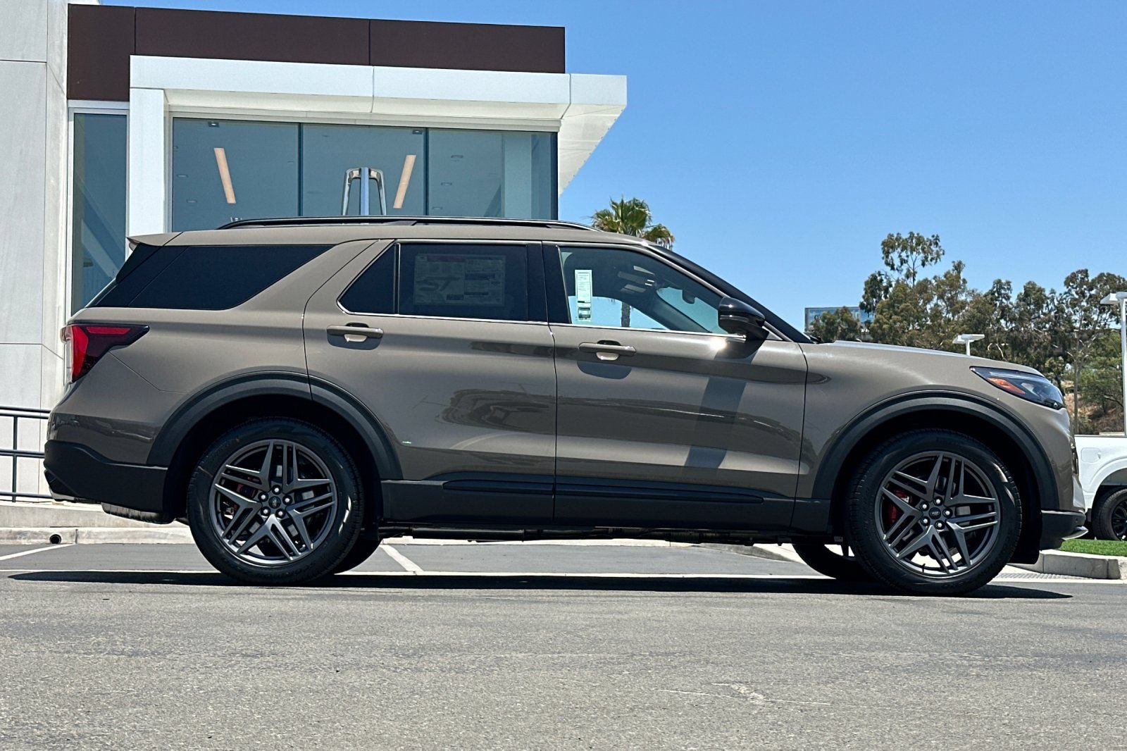 New 2026 Ford Explorer ST w/ Sun And Sound Package AWD/4WD image 2