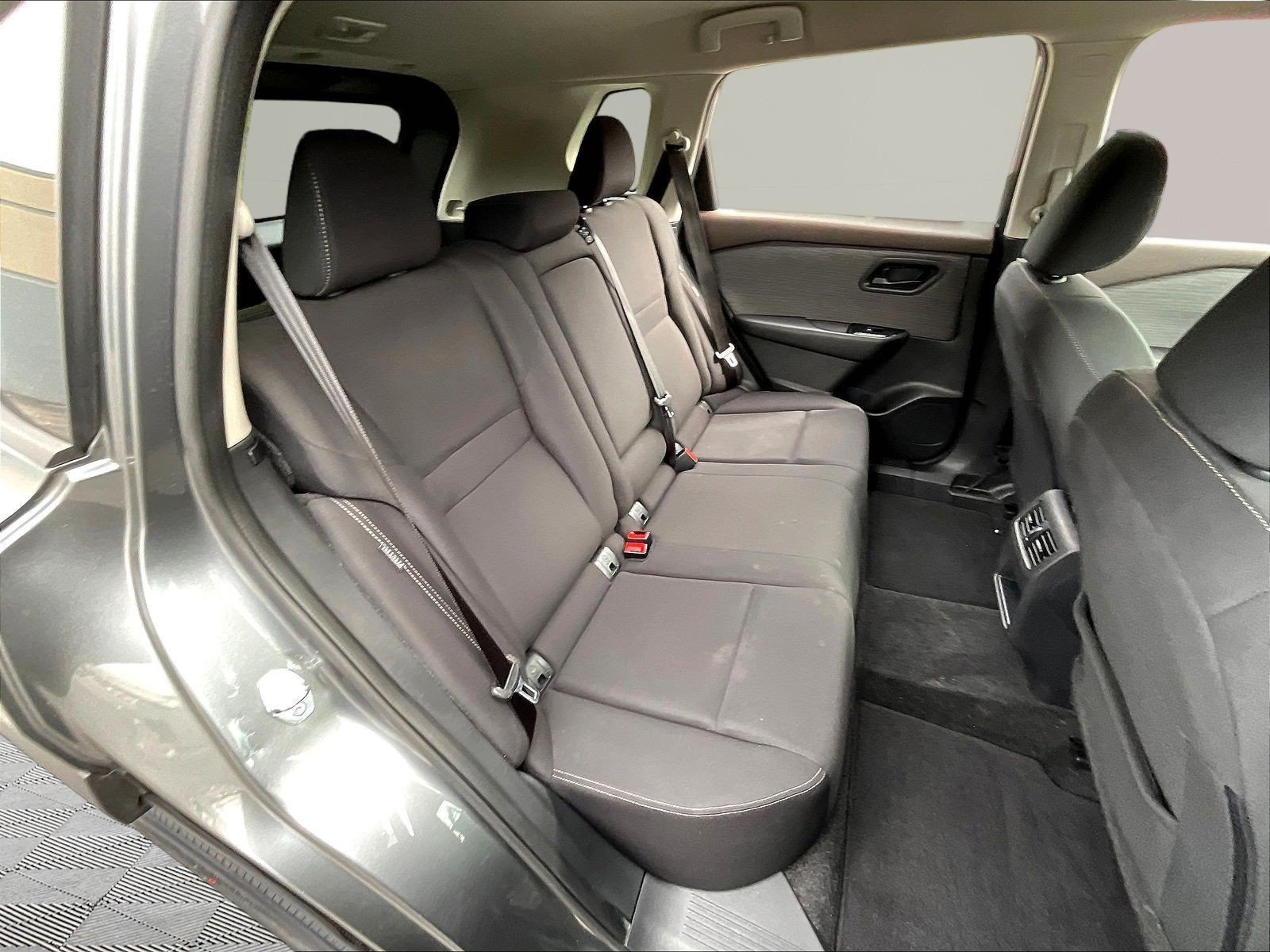 Used 2023 Nissan Rogue S FWD image 26