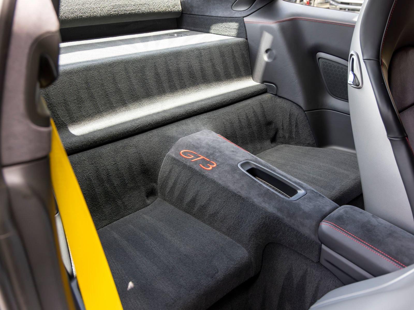 Certified 2018 Porsche 911 GT3 RWD image 60