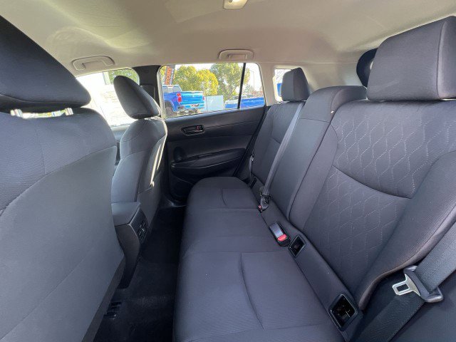 Used 2025 Toyota Corolla Cross LE image 24