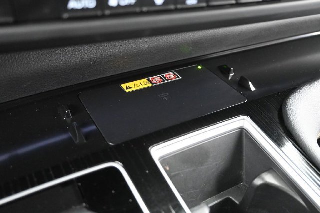 Used 2025 Toyota Sienna XLE Woodland Edition AWD/4WD image 31