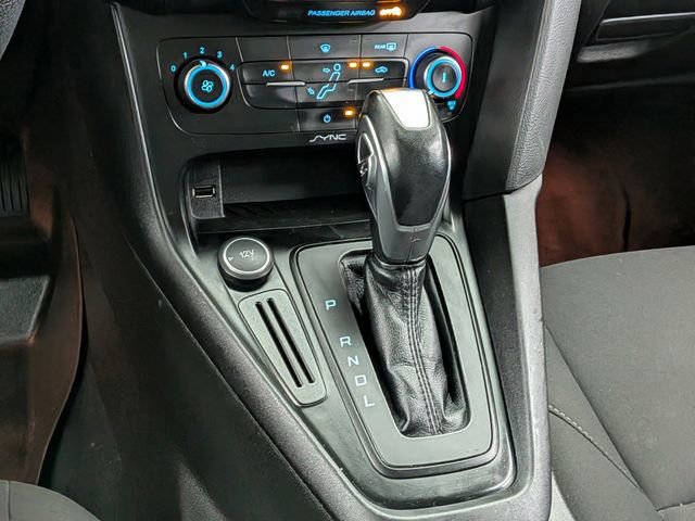 Used 2016 Ford Focus SE FWD image 25