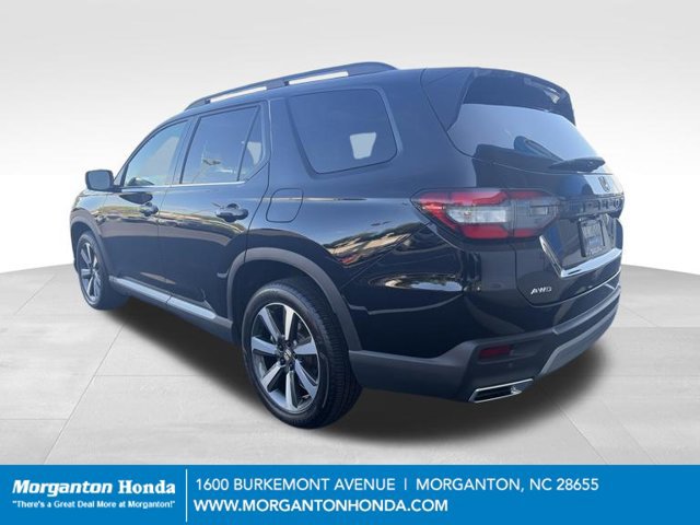 Used 2025 Honda Pilot Touring image 7