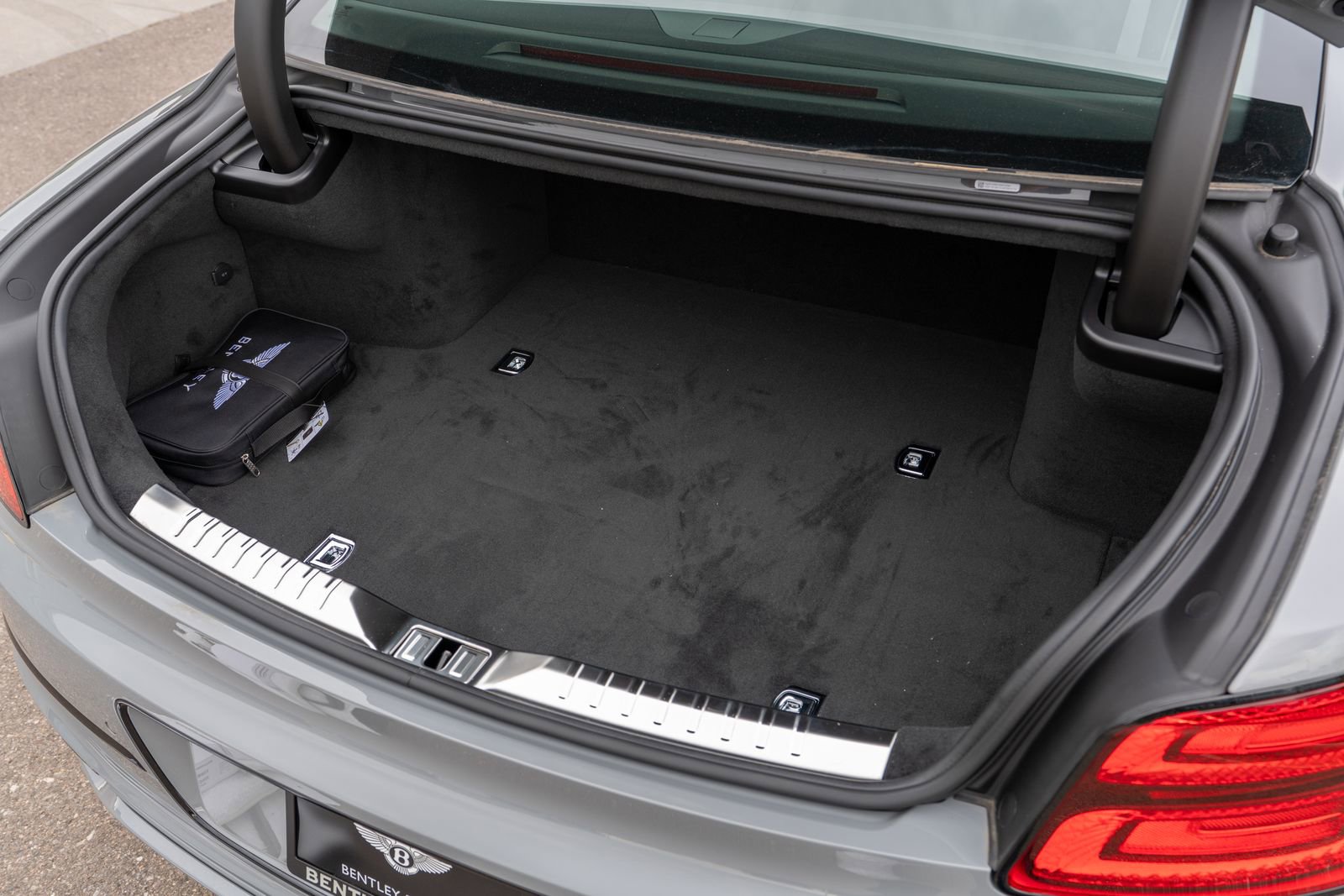 New 2025 Bentley Flying Spur Plug-In Hybrid image 37