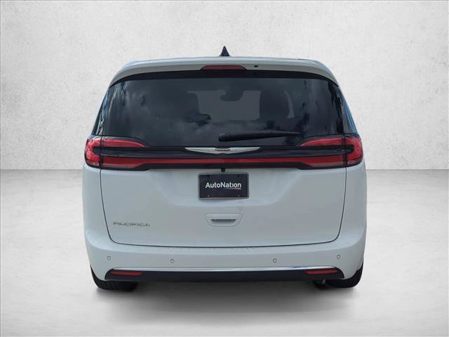 New 2026 Chrysler Pacifica Select image 7