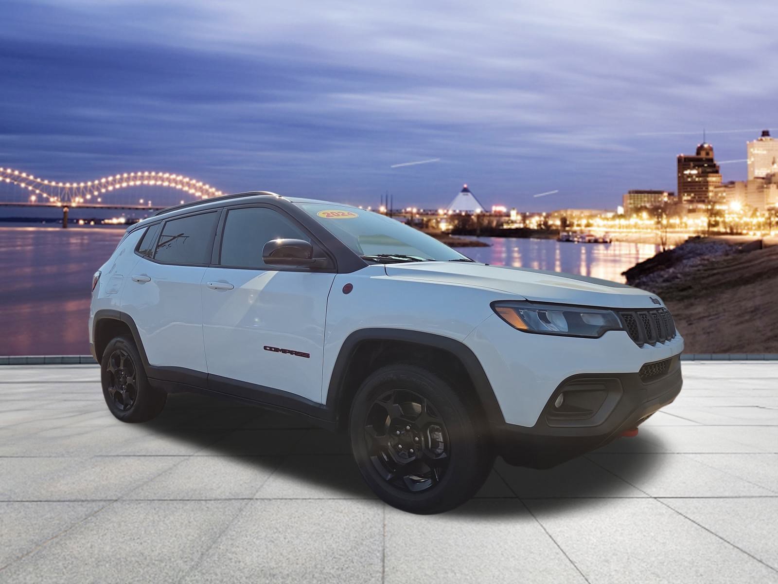Used 2024 Jeep Compass Trailhawk image 4