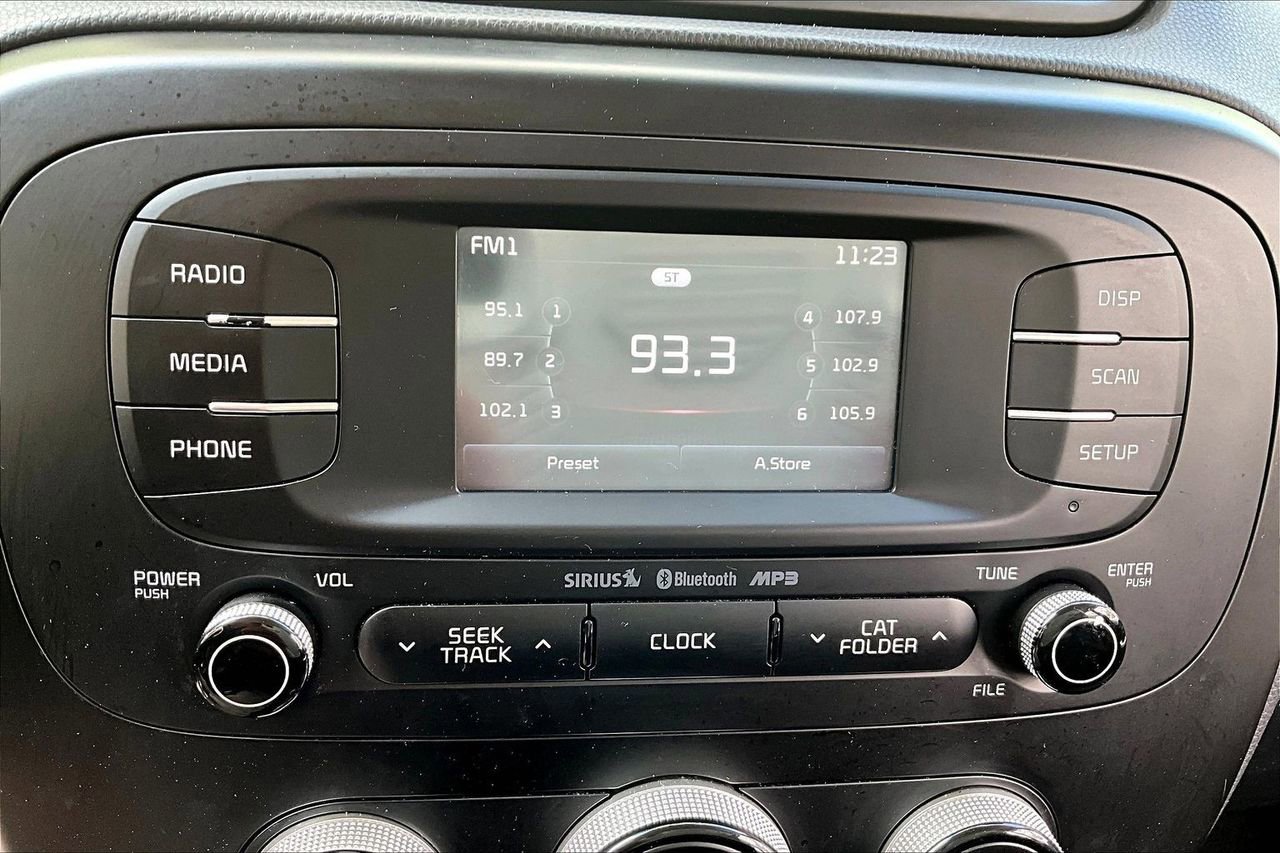 Used 2016 Kia Soul + FWD image 23