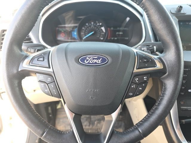 Used 2018 Ford Edge Titanium w/ Ford Safe & Smart Package image 13