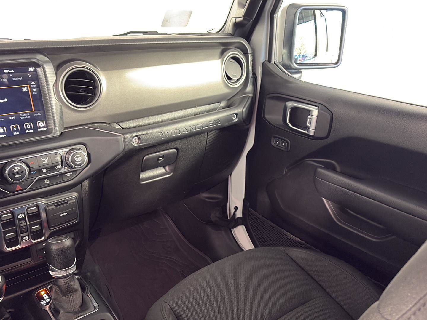 Used 2023 Jeep Wrangler Unlimited w/ Sun & Screen Package image 21