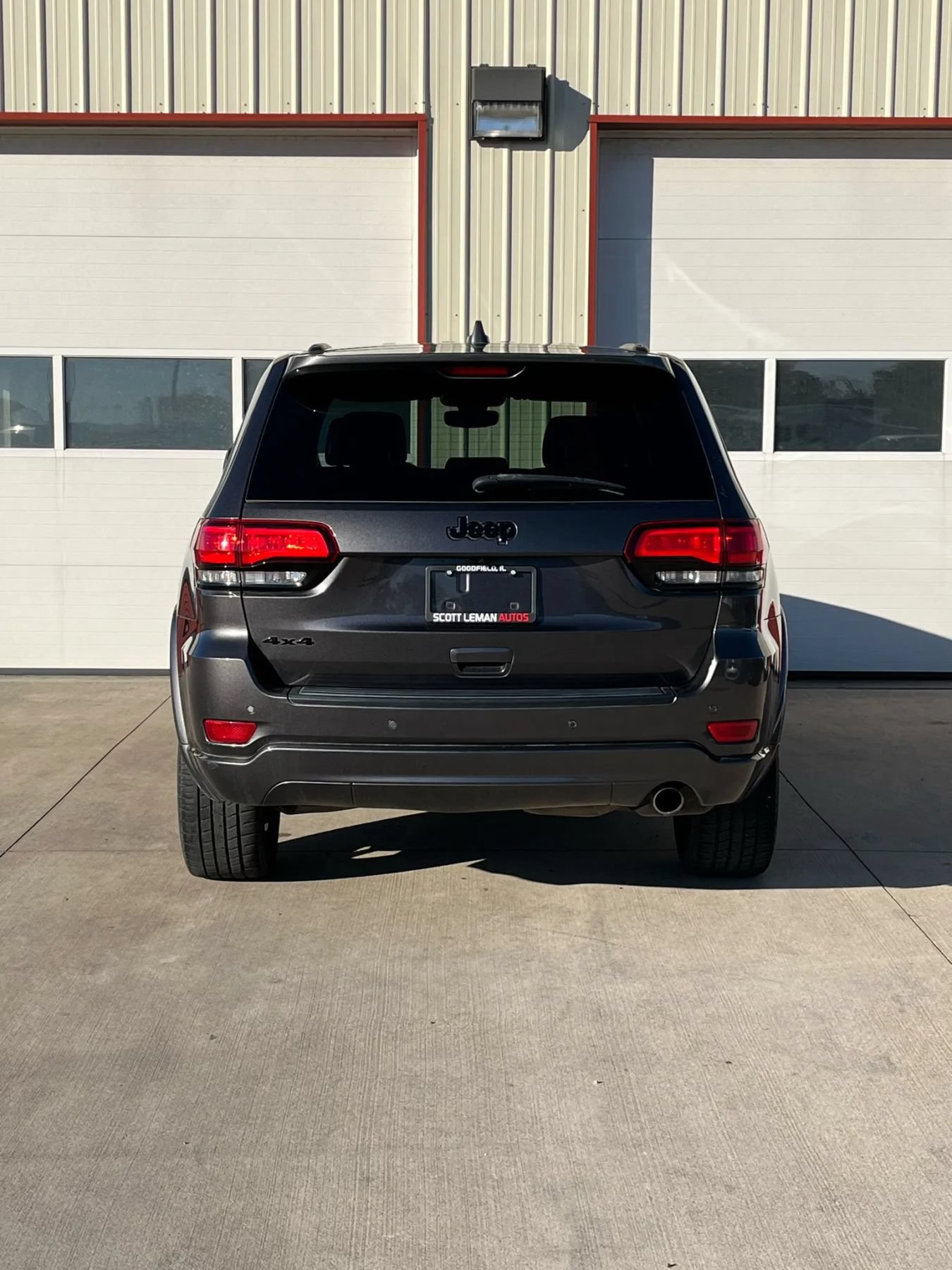 Used 2018 Jeep Grand Cherokee Altitude AWD/4WD image 22