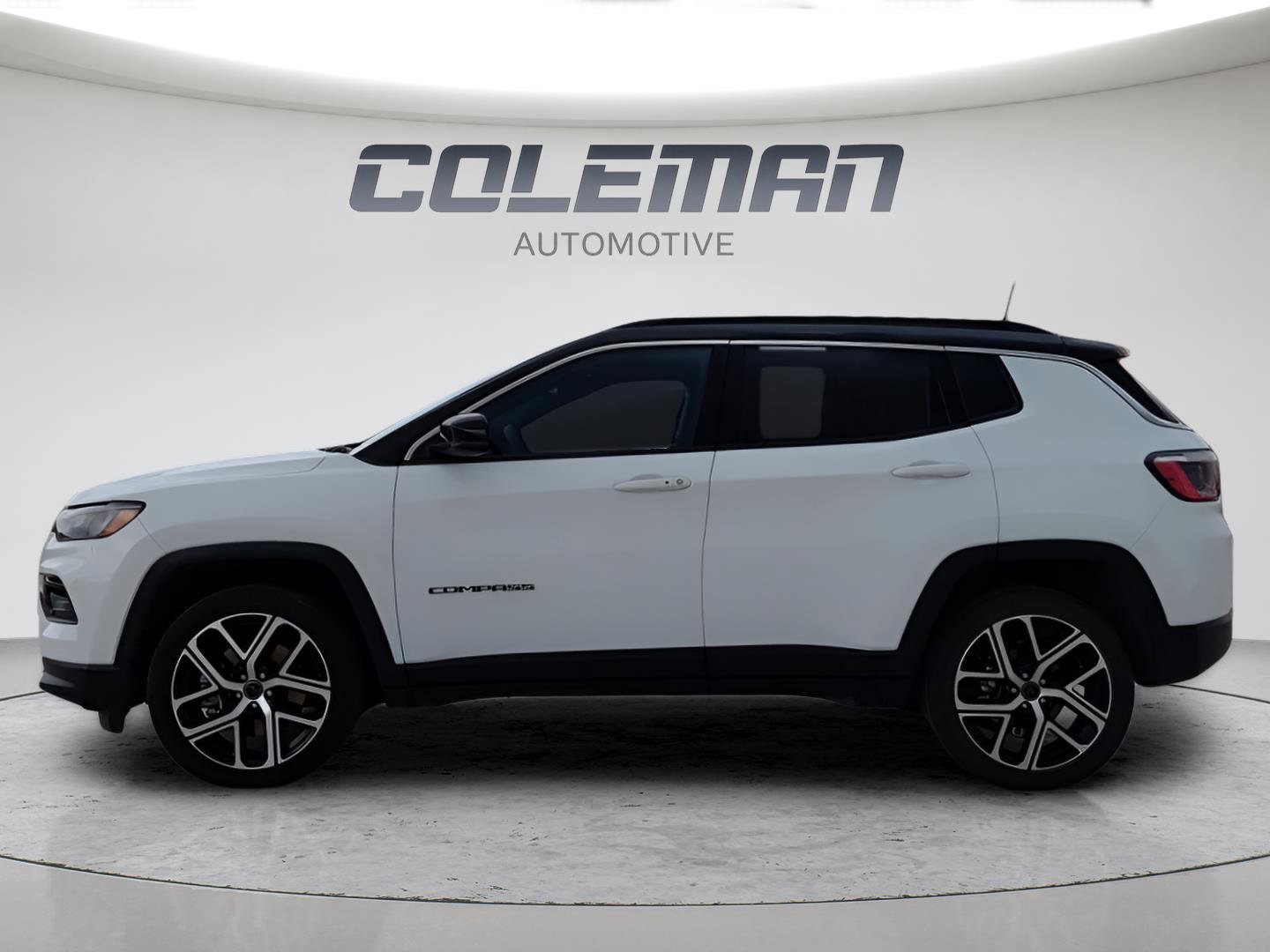 Used 2025 Jeep Compass Limited AWD/4WD image 2