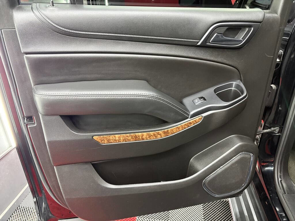 Used 2018 Chevrolet Suburban Premier image 10
