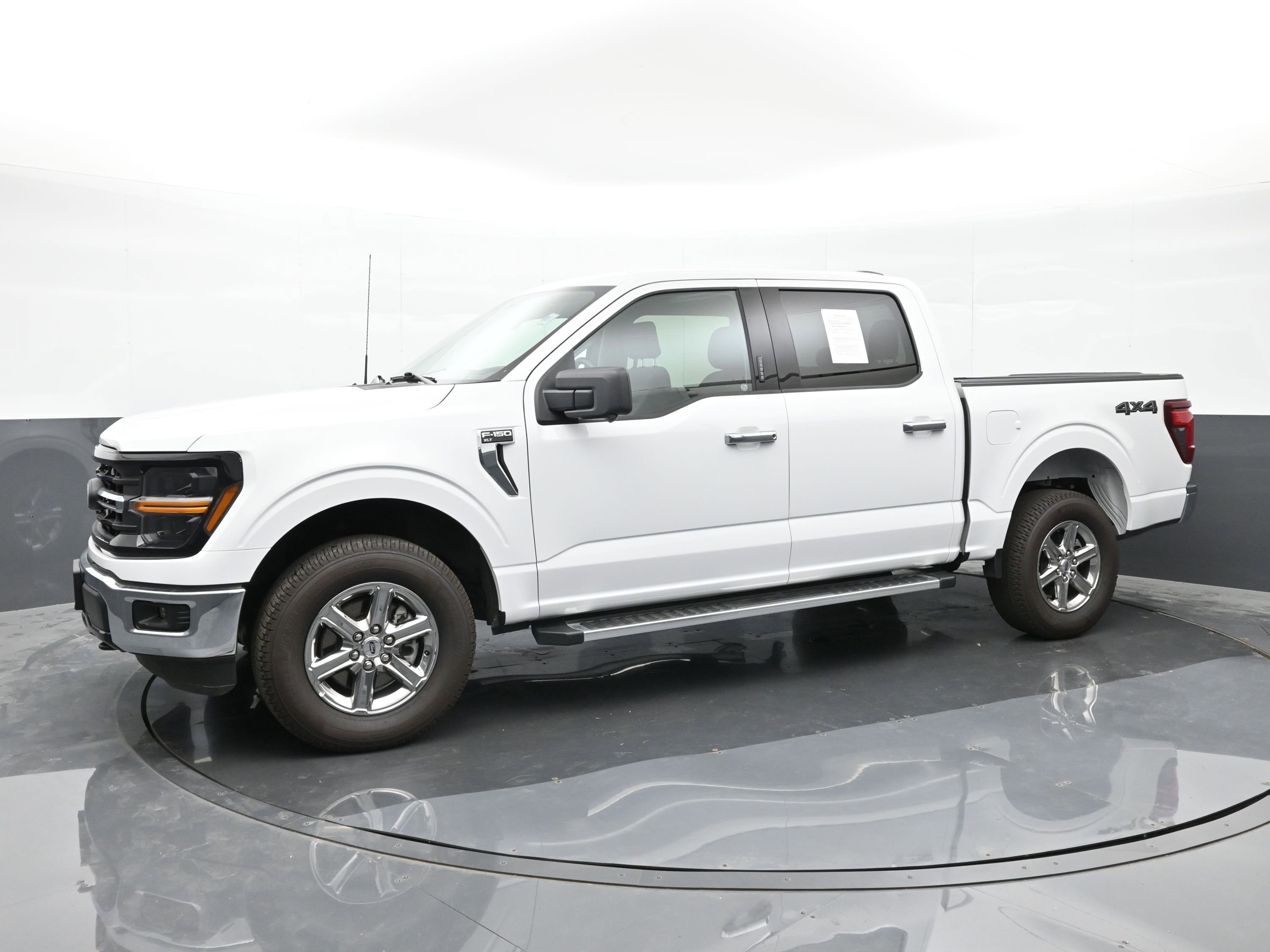 Used 2024 Ford F150 XLT image 2