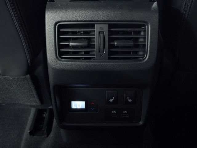 Used 2023 Nissan Rogue Platinum w/ Platinum Premium Package AWD/4WD image 23