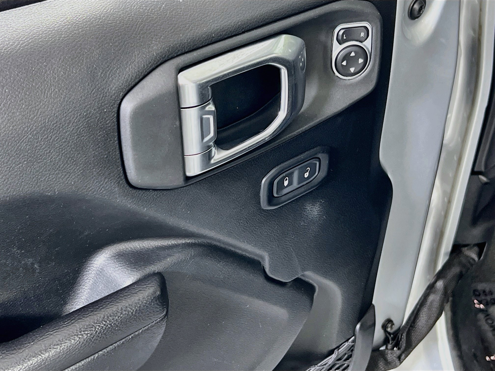 Used 2023 Jeep Wrangler Unlimited Sport AWD/4WD image 18
