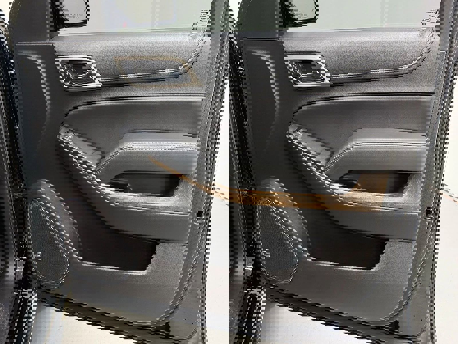 Used 2018 GMC Yukon Denali w/ Denali Ultimate Package image 26